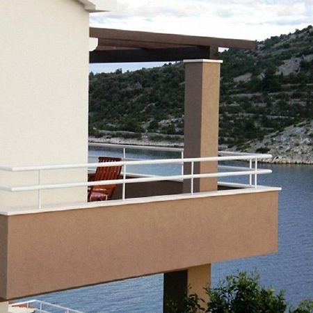 Apartments Ljubi Vinisce Exterior photo